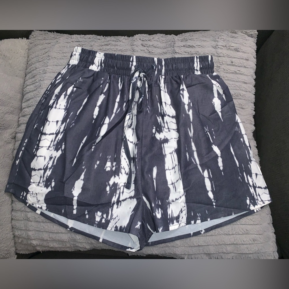 FARYSAYS Womens Comfy Drawstring Casual Elastic Waist Pocketed Shorts